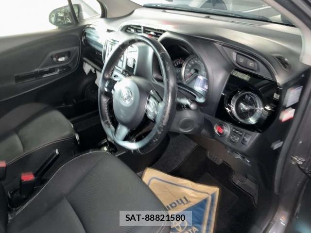 Toyota VITZ 2017-09 8817342-2