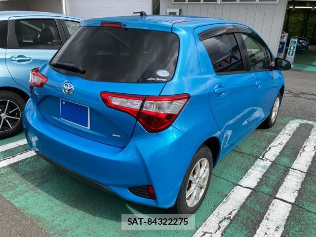 Toyota VITZ 2017-06 8817461-2