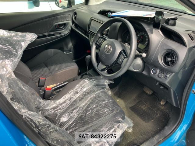 Toyota VITZ 2017-06 8817461-6