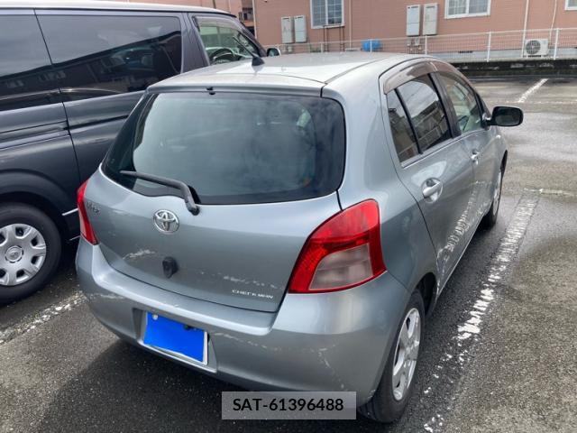 Toyota VITZ 2006-10 8817607-7