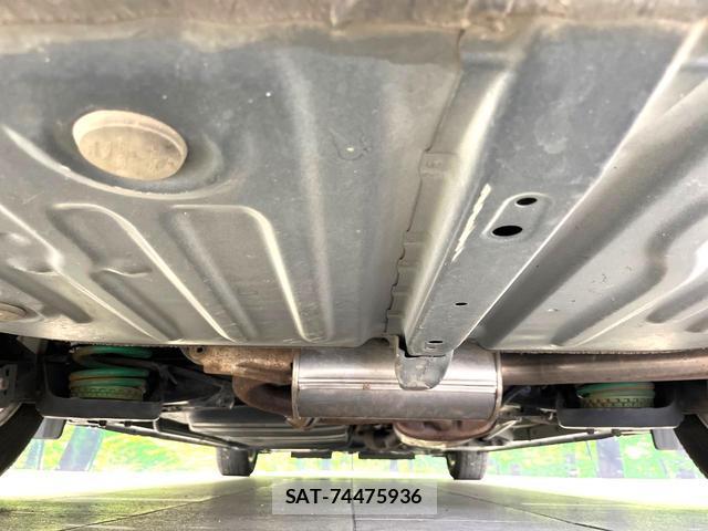 Toyota VOXY 2016-09 8812050-15