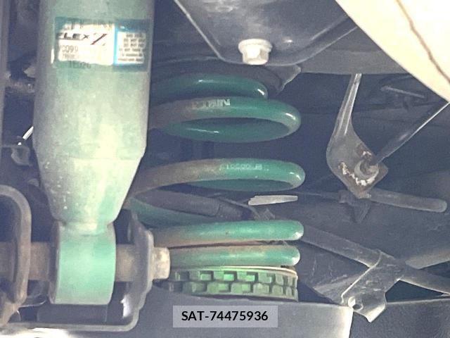 Toyota VOXY 2016-09 8812050-16