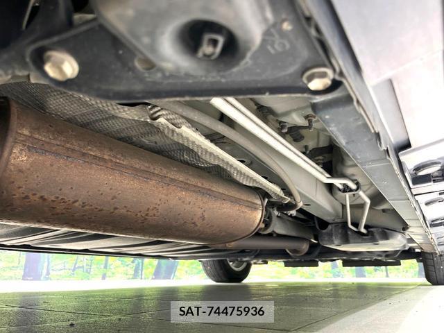 Toyota VOXY 2016-09 8812050-18