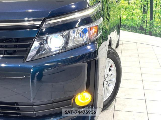 Toyota VOXY 2016-09 8812050-8