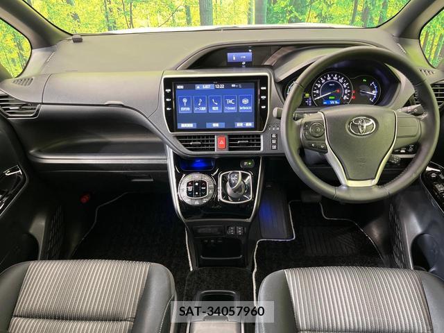 Toyota VOXY 2019-04 8812063-1