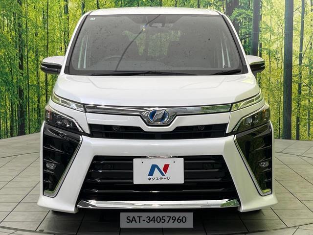 Toyota VOXY 2019-04 8812063-14
