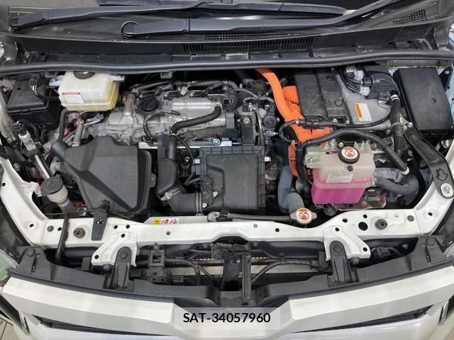 Toyota VOXY 2019-04 8812063-17