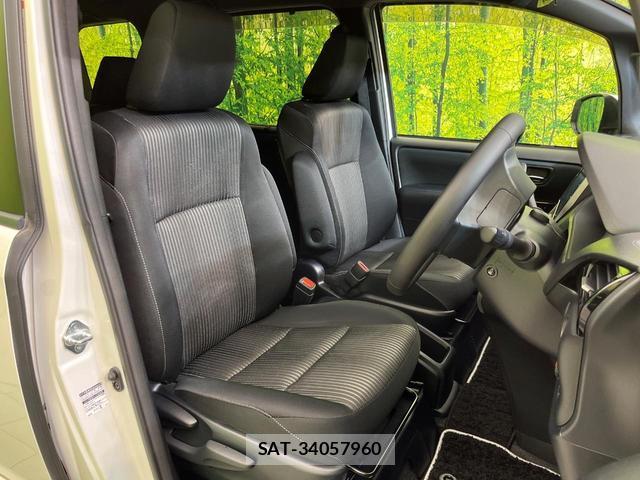 Toyota VOXY 2019-04 8812063-7