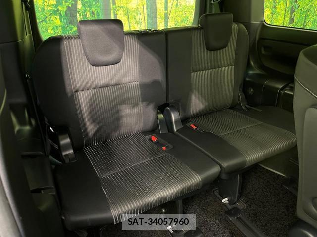 Toyota VOXY 2019-04 8812063-9