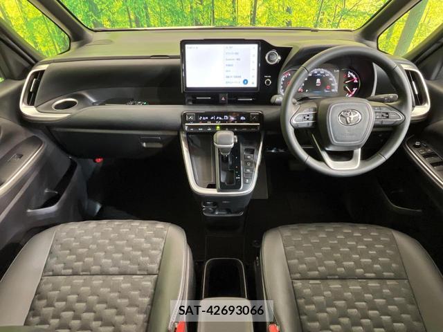 Toyota VOXY 2023-08 8812074-1