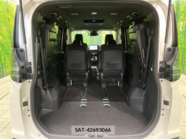 Toyota VOXY 2023-08 8812074-10