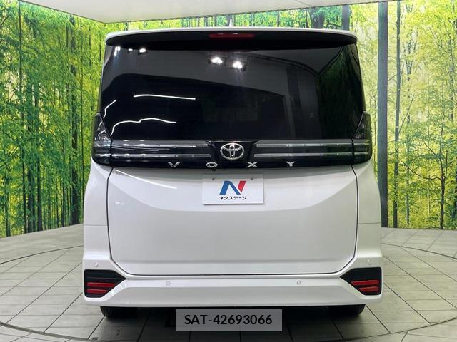 Toyota VOXY 2023-08 8812074-15