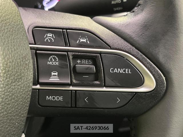 Toyota VOXY 2023-08 8812074-6