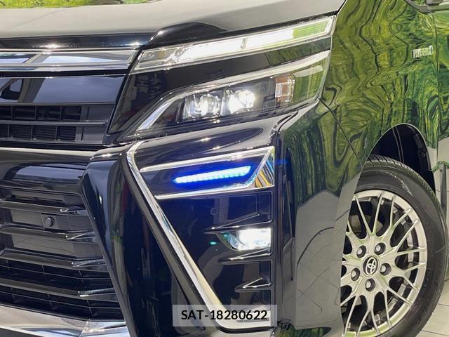 Toyota VOXY 2019-09 8812127-12