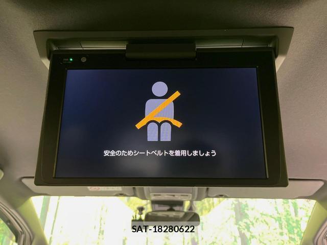 Toyota VOXY 2019-09 8812127-3