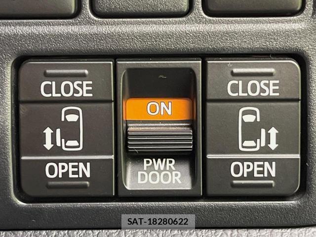 Toyota VOXY 2019-09 8812127-4