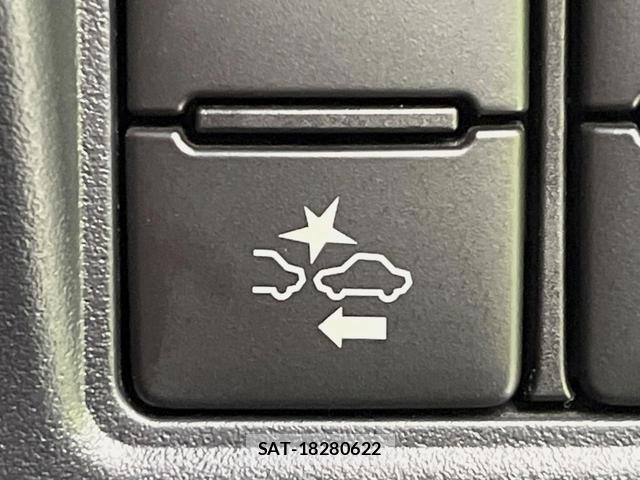 Toyota VOXY 2019-09 8812127-6