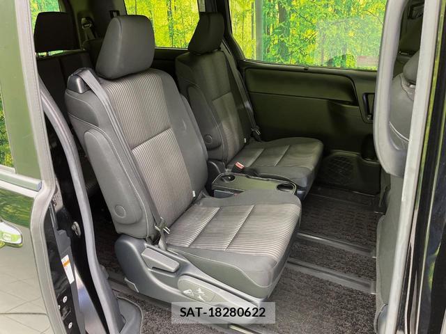 Toyota VOXY 2019-09 8812127-8