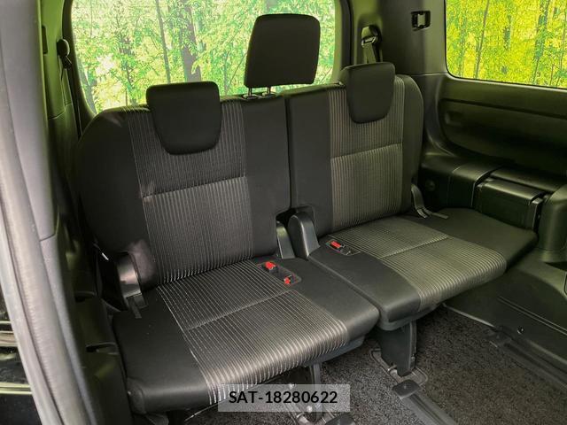 Toyota VOXY 2019-09 8812127-9