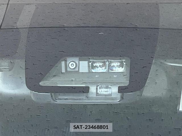 Toyota VOXY 2018-03 8812175-5