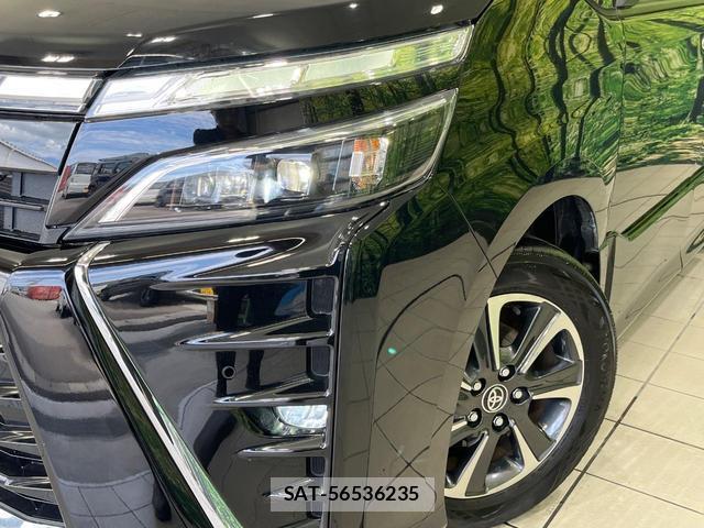 Toyota VOXY 2019-03 8812176-12