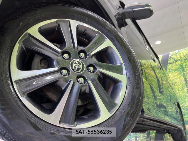 Toyota VOXY 2019-03 8812176-13
