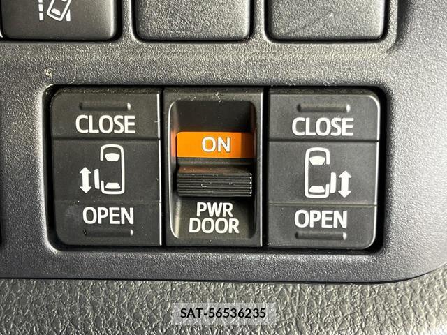 Toyota VOXY 2019-03 8812176-4