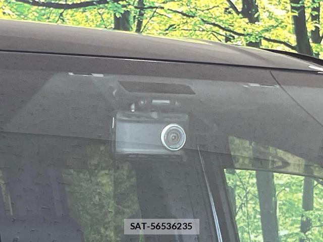 Toyota VOXY 2019-03 8812176-6