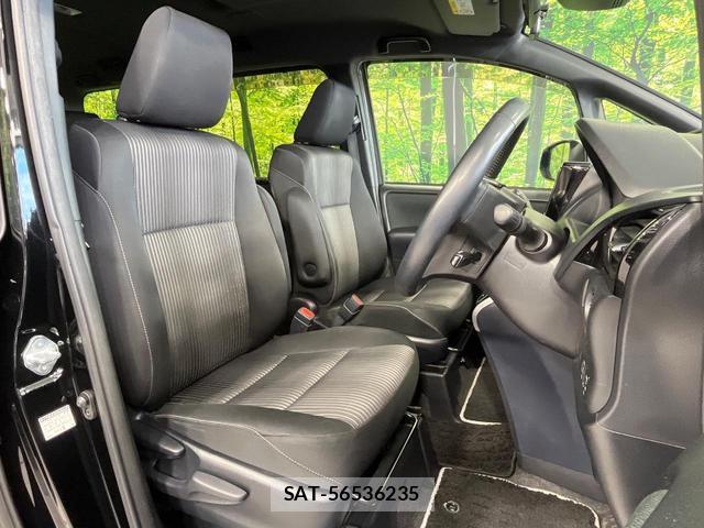 Toyota VOXY 2019-03 8812176-7