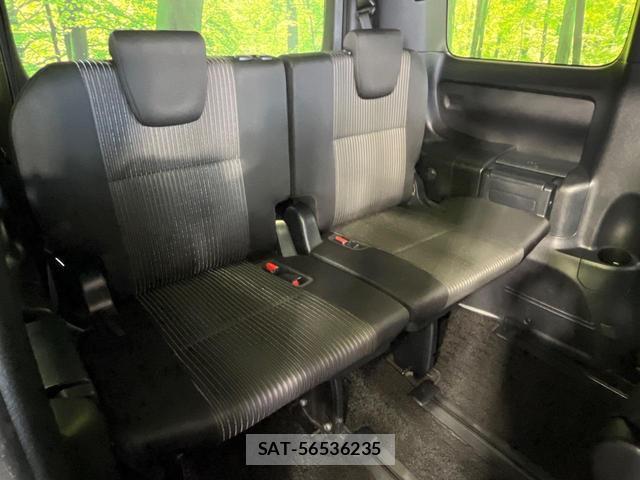 Toyota VOXY 2019-03 8812176-9