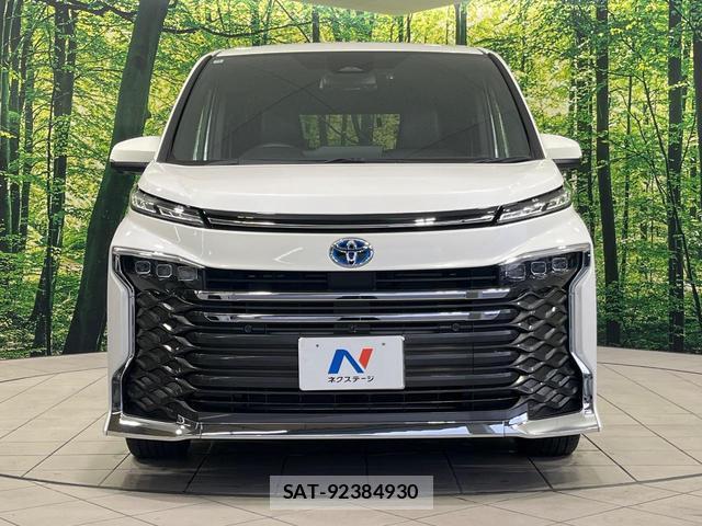 Toyota VOXY 2022-10 8812182-14