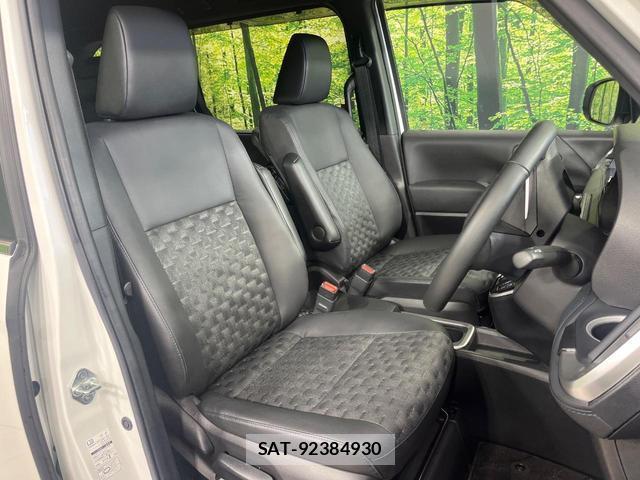Toyota VOXY 2022-10 8812182-7