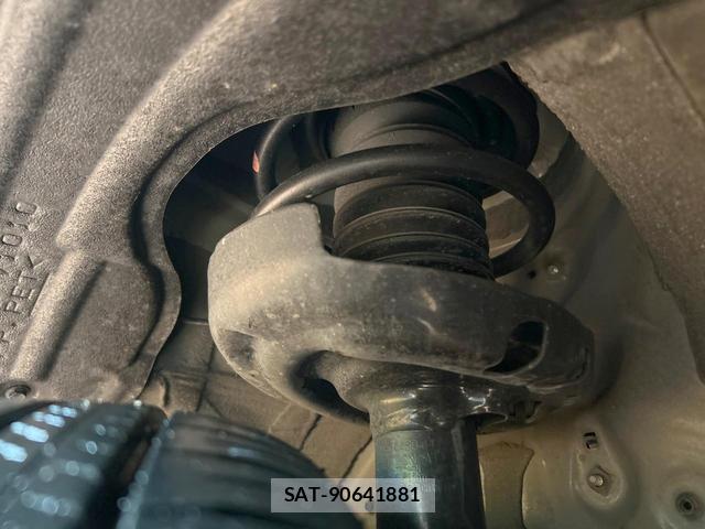 Toyota VOXY 2025-06 8812208-19