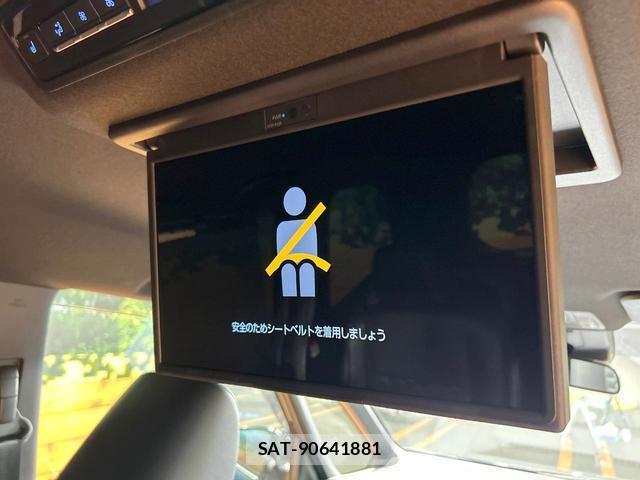 Toyota VOXY 2025-06 8812208-2