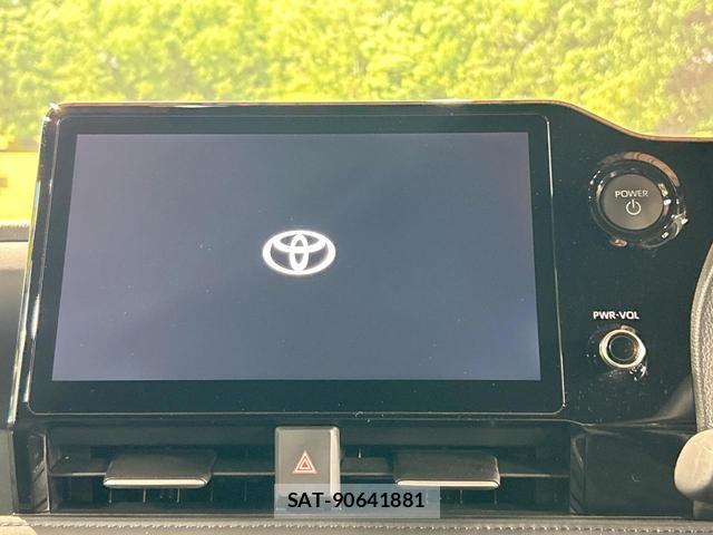 Toyota VOXY 2025-06 8812208-3
