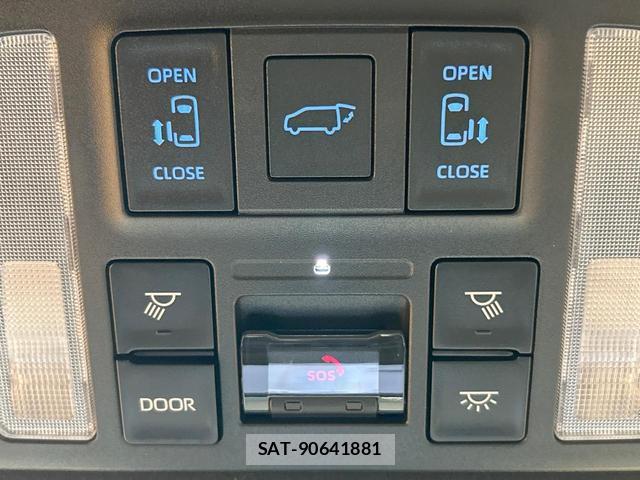 Toyota VOXY 2025-06 8812208-5