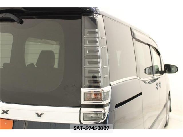Toyota VOXY 2017-10 8812297-18