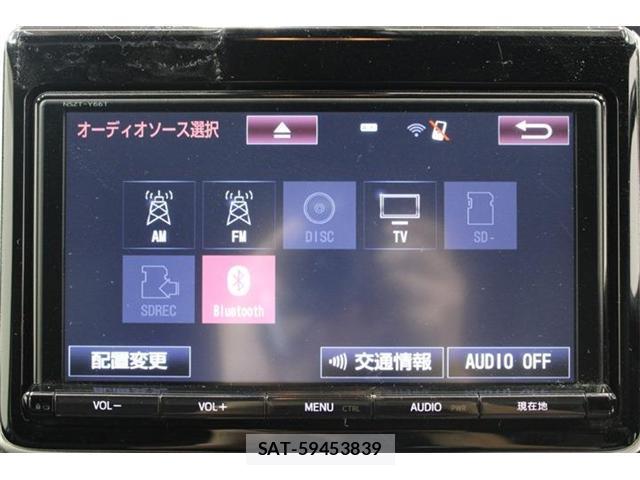 Toyota VOXY 2017-10 8812297-3