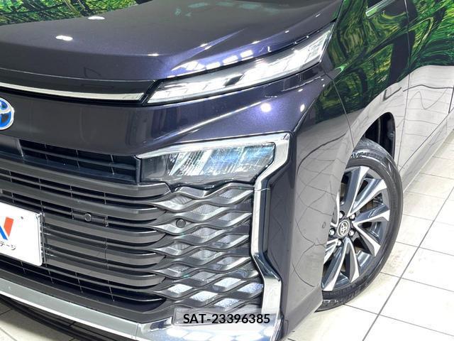 Toyota VOXY 2023-11 8812305-13
