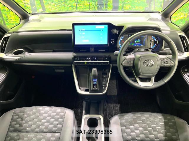 Toyota VOXY 2023-11 8812305-2