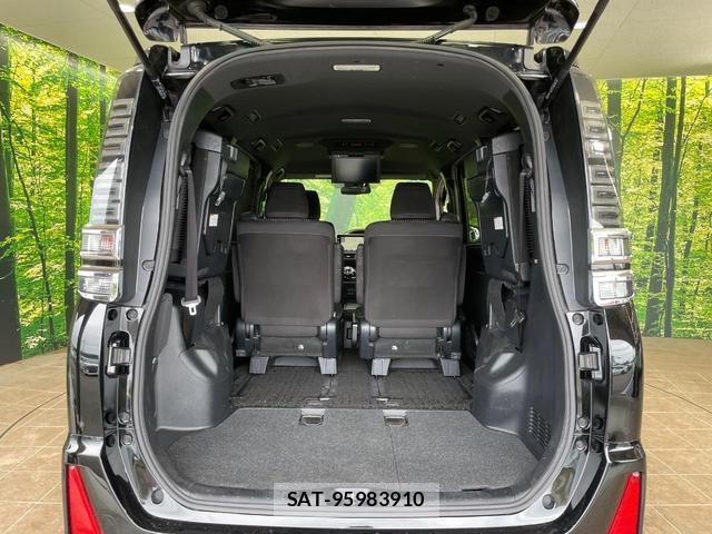 Toyota VOXY 2020-03 8812310-10