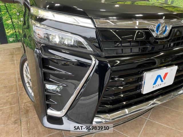 Toyota VOXY 2020-03 8812310-12