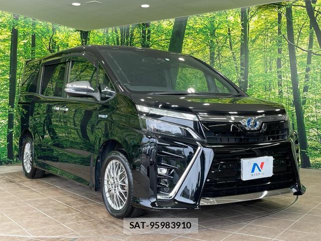 Toyota VOXY 2020-03 8812310-16