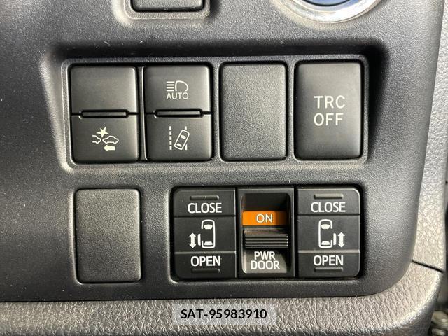 Toyota VOXY 2020-03 8812310-5