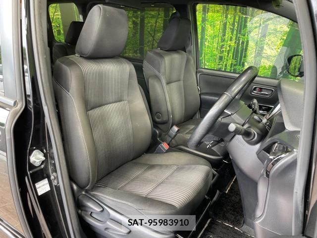 Toyota VOXY 2020-03 8812310-7
