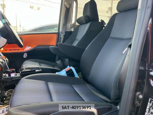 Toyota VOXY 2014-01 8812435-10