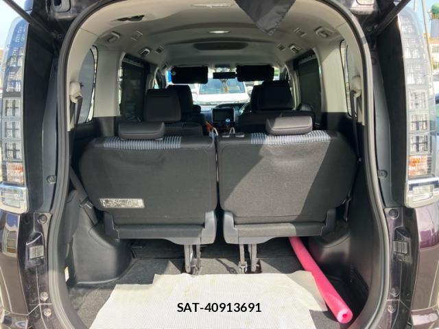 Toyota VOXY 2014-01 8812435-15