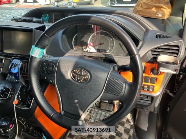 Toyota VOXY 2014-01 8812435-17