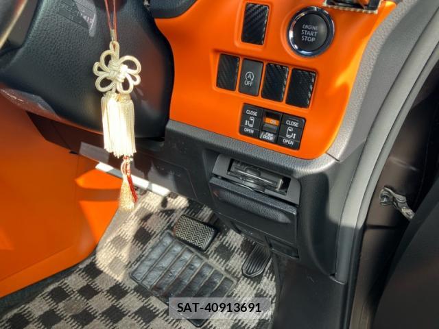 Toyota VOXY 2014-01 8812435-18