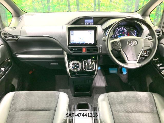 Toyota VOXY 2021-08 8812487-1